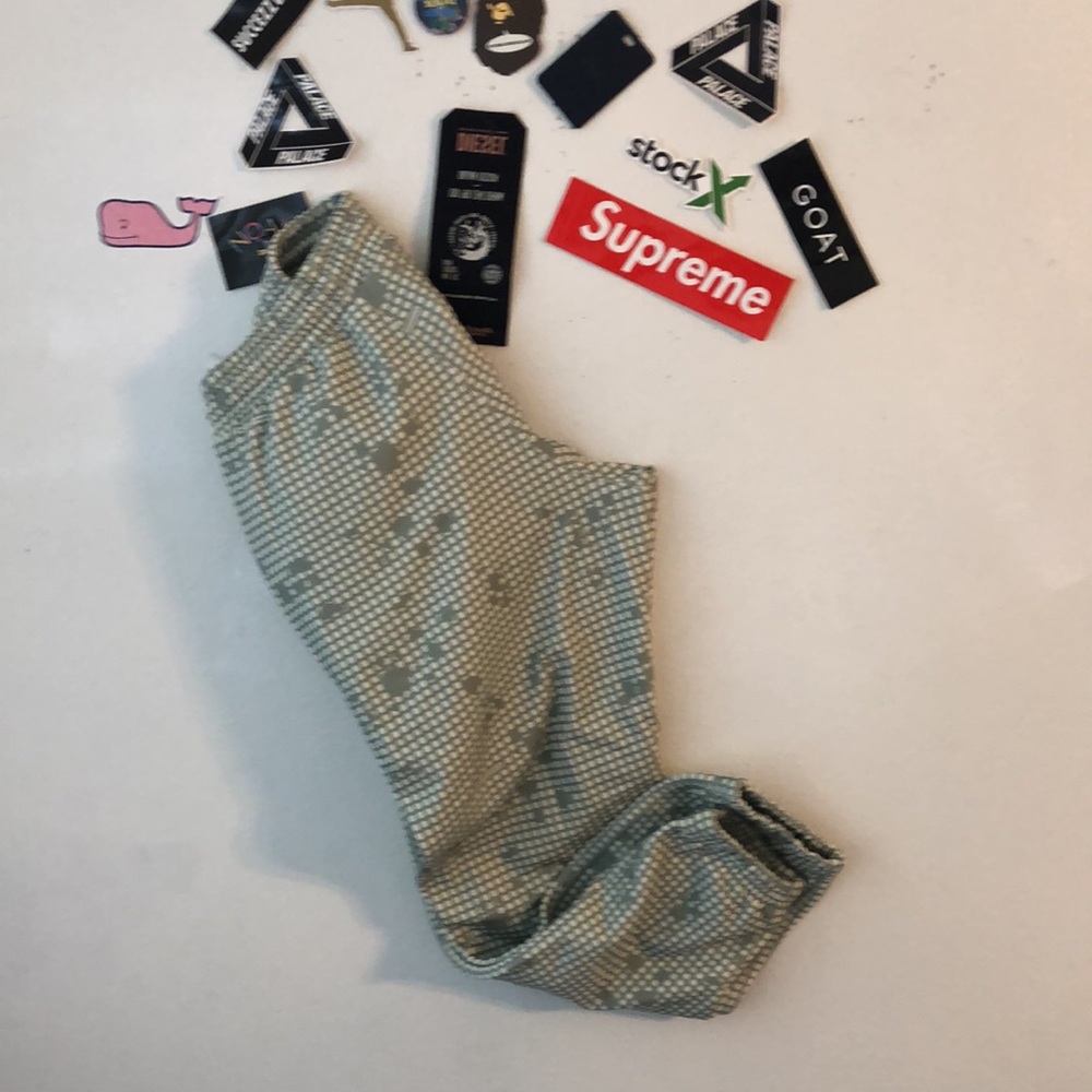 PALACE - Picture 4 of 8